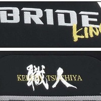 ヘッドレストには「king」、背もたれには「職人」の刺繍