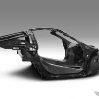 マクラーレンの新型スーパーカーのカーボンファイバー製モノコック