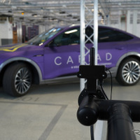 ボッシュとフォルクスワーゲン子会社のCariadが共同で開始した自動バレー充電の実験