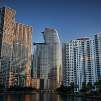 豪華！ アストンマーティンの66階建てタワマンが完成