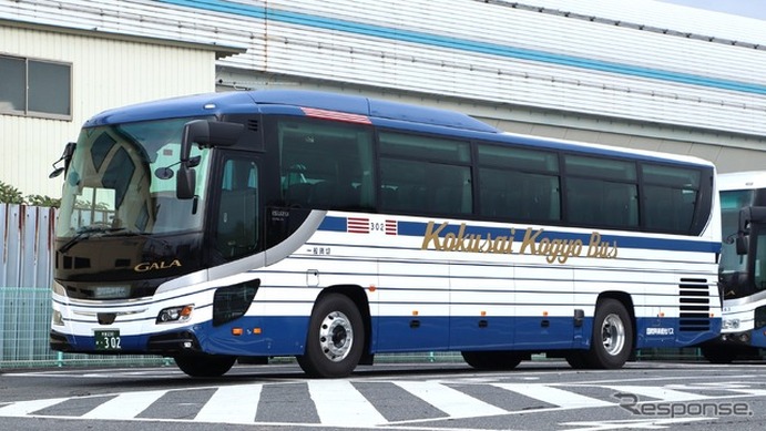 いすゞの大型観光バス『ガーラ』改良新型、市販第1号車を国際興業が
