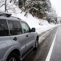 凍結路面の走り方とブラックアイスバーンの見分け方…関越道で多重衝突 画像