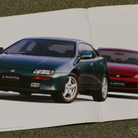 セダンか？ スポーツカーか？ V6エンジンを搭載したマツダ『ランティス』という異端児【懐かしのカーカタログ】 画像