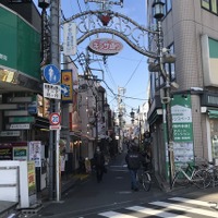狭い道！ 車幅制限2.0mの謎、ここでその数字が？…東京都中野区 画像