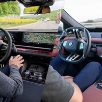 高速道路で最高130km/hまで手放し走行可能にする…BMWの先進運転支援「Highway Assistant」 画像