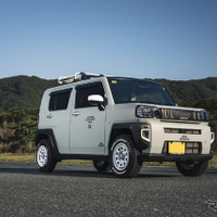ダイハツ・タフトを、100均アイテム活用でアレンジ「アメリカン商用車風」に！？　アウトドア感を楽しむカスタム…CARTUNE PickUpCars 2026 画像