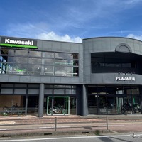 光の枠で演出した「ケージ」展示も！　カワサキプラザ宮崎、リニューアルオープン…宮崎市神宮東2丁目 画像