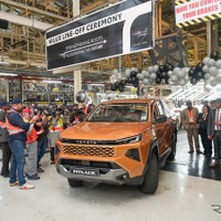 第9世代『ハイラックス』、南アフリカで生産開始…日本国外で最古のトヨタ工場 画像