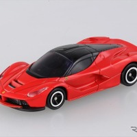 【夏のプレゼント】26年ぶり! トミカ フェラーリモデルに釘づけ! テールライトにも別パーツを使用 画像