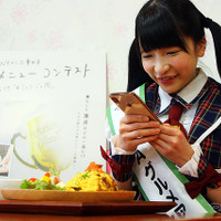 【東日本SA・PA絶品グルメ】“フォトジェ肉(にっく)”な新メニューを大食い女王・もえあずが食べまくる! 画像