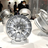 滅多に見られない! 鍛造ホイールの製作過程を大胆公開…東京オートサロン2019 画像