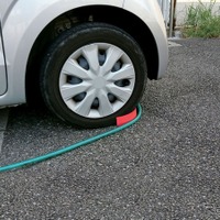 【洗車アイテム】イラッとするホースの引っ掛かりを解消! 画像
