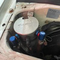 エンジンルームがベタベタ？「オイルキャッチタンク」の意味と効果