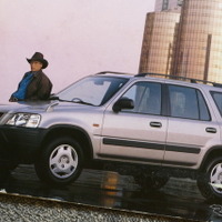 「ホンダ買うボーイ」身近なSUVの元祖は、初代『CR-V』だった【懐かしのカーカタログ】