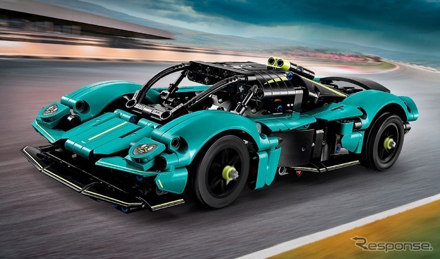 アストンマーティンのハイパーカー『ヴァルキリー』が700ピースのレゴ