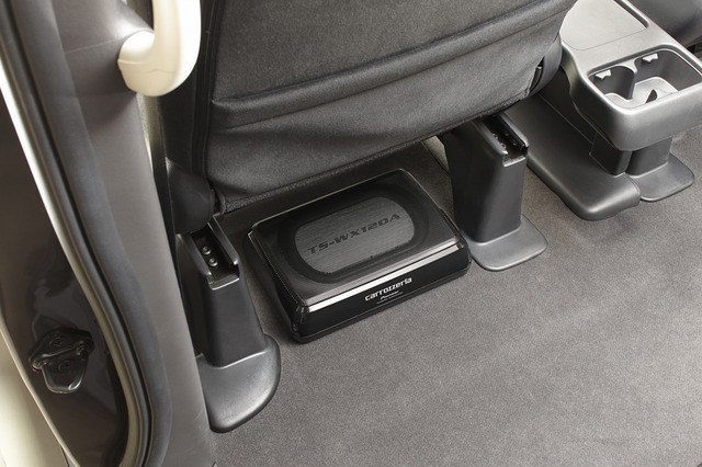 カーオーディオ マニア パワードサブウーファー設置編 その1 Car Care Plus