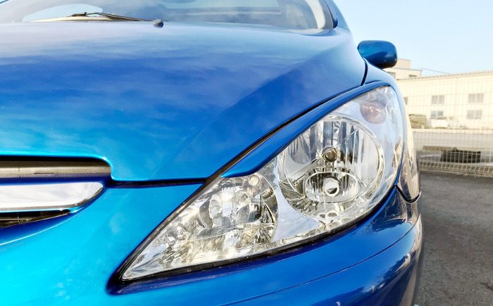 プジョー307SW 蒼き切れ長の目が誘う 光満ちる宇宙へのルーフ【愛車