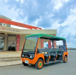 イメイドが津堅島に公道仕様電動カート「CV-8」を納車