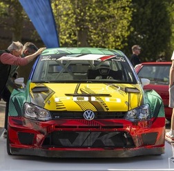 VW『ポロ』のデビュー50周年を祝う特別なレースカーデザイン