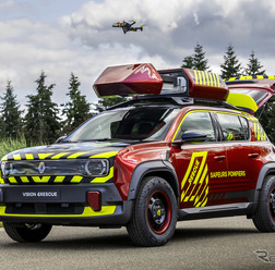 ルノー『4 E-Techエレクトリック』をベースにした救急車両「vision4rescue」