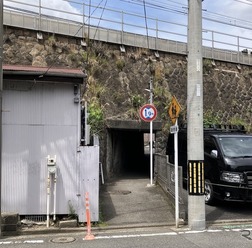 桁下1.9mだが幅は……？