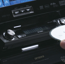 2007年に発売された、カロッツェリアからリリースされた最後の「AVメインユニット」、『AVH-P900DVA』。