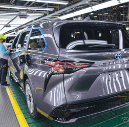 トヨタ自動車の米インディアナ工場で生産されるシエナ