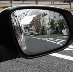 大型サイドミラー対応のLサイズと車種専用モデルが登場した、カーメイトの「ゼロワイパー・フィルムタイプ」