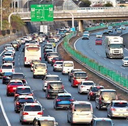 年末年始の高速道路渋滞予測が発表。上下線とも1月2-3日に集中するという。（写真はイメージ）