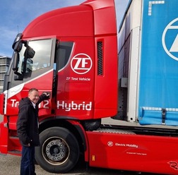 ZFの大型トラック用PHEVの実証試験