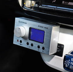 「DSP」が搭載されたオーディオカーの一例（製作ショップ：サウンドウェーブ＜茨城県＞）。