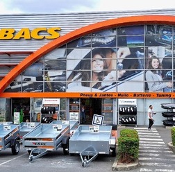 オートバックスフランス店舗