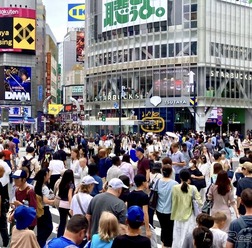 2025年は訪日客初の4000万人超、消費額9兆5000億円に（写真はイメージ）