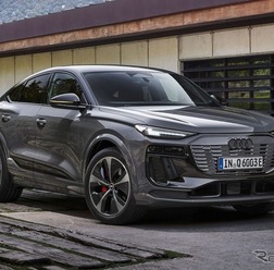 アウディ Q6スポーツバック e-tron