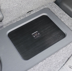 「外部パワーアンプ」が搭載されたオーディオカーの一例（製作ショップ：シティロード福山＜広島県＞）。