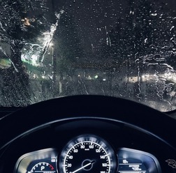 雨の日の視界が変わる ガラス撥水処理をDIYで続けたくなる理由～Weeklyメンテナンス～