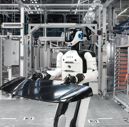 BMWがヒューマノイドロボットの実証実験をドイツ工場で開始