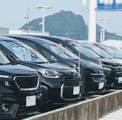 中古車展示場（イメージ）