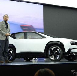 ホンダ 三部敏宏社長と開発中止となったEV「Honda 0 SUV」（写真はジャパンモビリティショー2025）