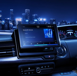 「ネットワークモード」に対応した「メインユニット」の一例（カロッツェリア・DMH-SF700）。