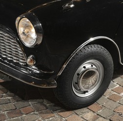 ダンロップブランドのタイヤ「SP4(エスピーフォー)」