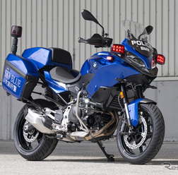 大阪府警察「スカイブルー隊」専用のパトロール・バイクに起用されるBMW『F 900 XR』