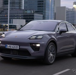 ポルシェ マカン 新型のEV
