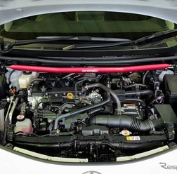 タナベ サステック・ストラットタワーバー・プラス　トヨタ・アクア装着例