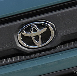 トヨタモビリティ東京が、顧客の下取り車を中古車業者に簿外で「転売」する取引を繰り返していたという（写真はイメージ）