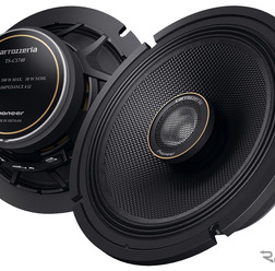 「コアキシャルスピーカー」の一例（カロッツェリア・TS-C1740）。