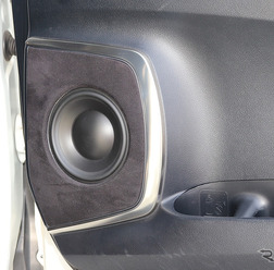 「パワーアンプ内蔵DSP」にてシステムが構築されたオーディオカーの一例(製作ショップ:イースト<大阪府>)。