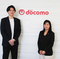 右側から、株式会社NTTドコモ保険企画担当課長 香田由里子氏（コンシューマサービスカンパニー ウォレットサービス部 金融サービス推進室）と、保険企画担当  菅原拓朗氏 （コンシューマサービスカンパニー ウォレットサービス部 金融サービス推進室）