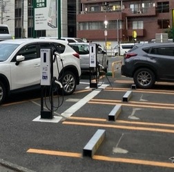 EV充電器「Terra Charge」を三井のリパークに設置