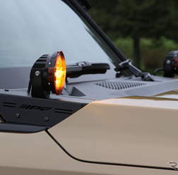 IPF「ボンネットランプステー for ランドクルーザー250」